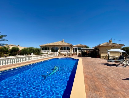 Resale - Villa - Catral