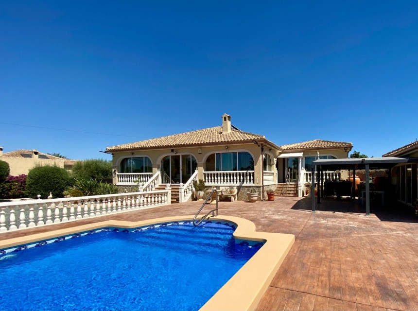 Resale - Villa - Catral