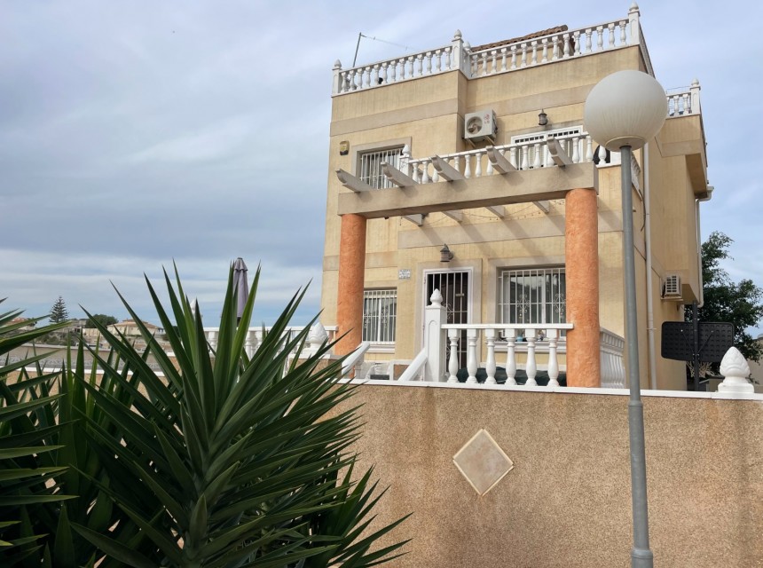 Resale - Villa - Ciudad Quesada/Rojales - La  Marquesa Golf