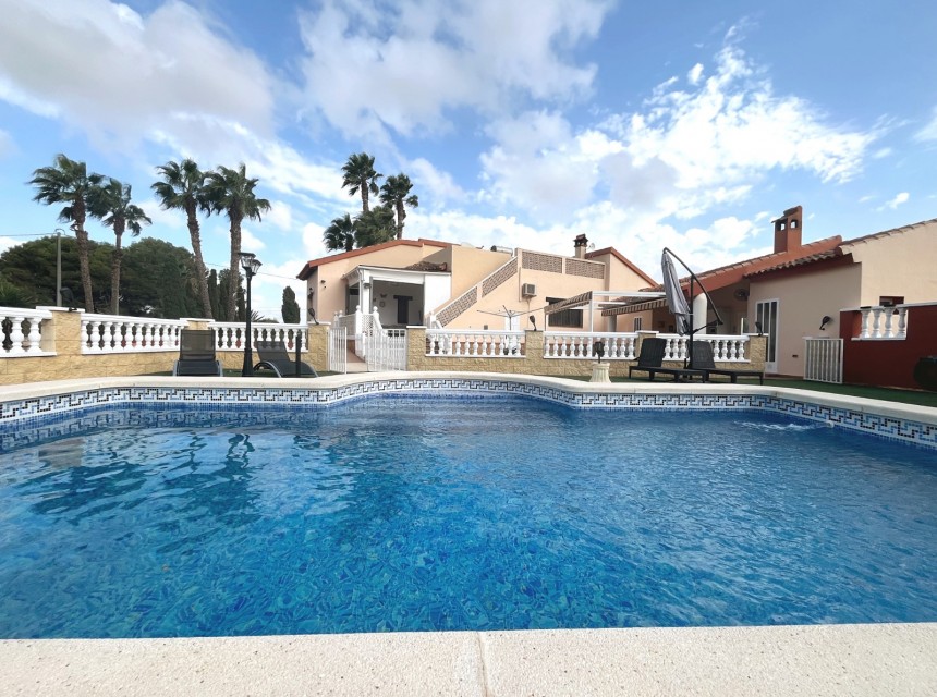 Resale - Villa - Daya Vieja