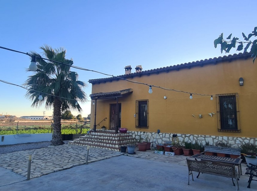 Resale - Villa - Dolores