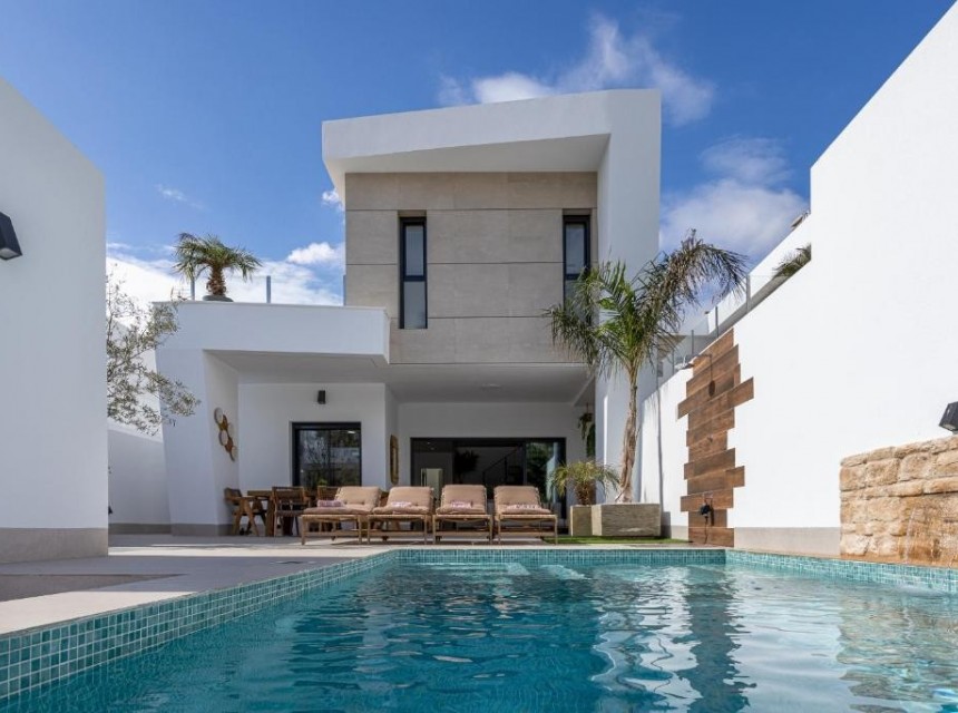 Resale - Villa - Dolores