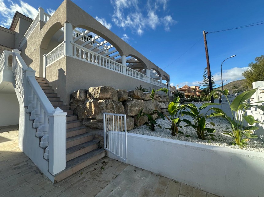 Resale - Villa - El Campello