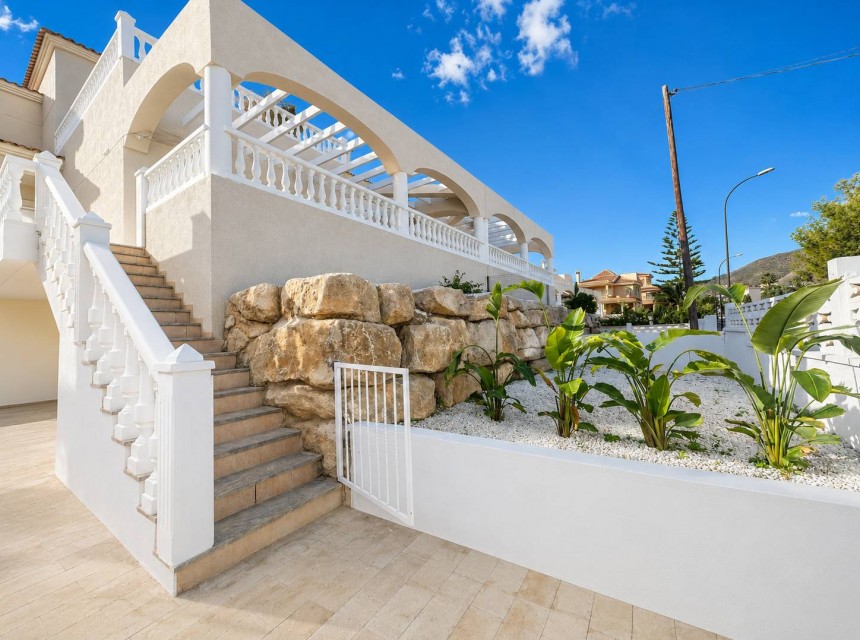 Resale - Villa - El Campello