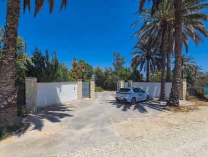 Resale - Villa - Elche