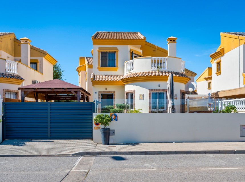 Resale - Villa - Guardamar - El Raso