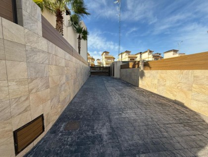 Resale - Villa - Los Montesinos