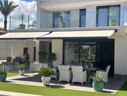 Resale - Villa - Los Urrutias