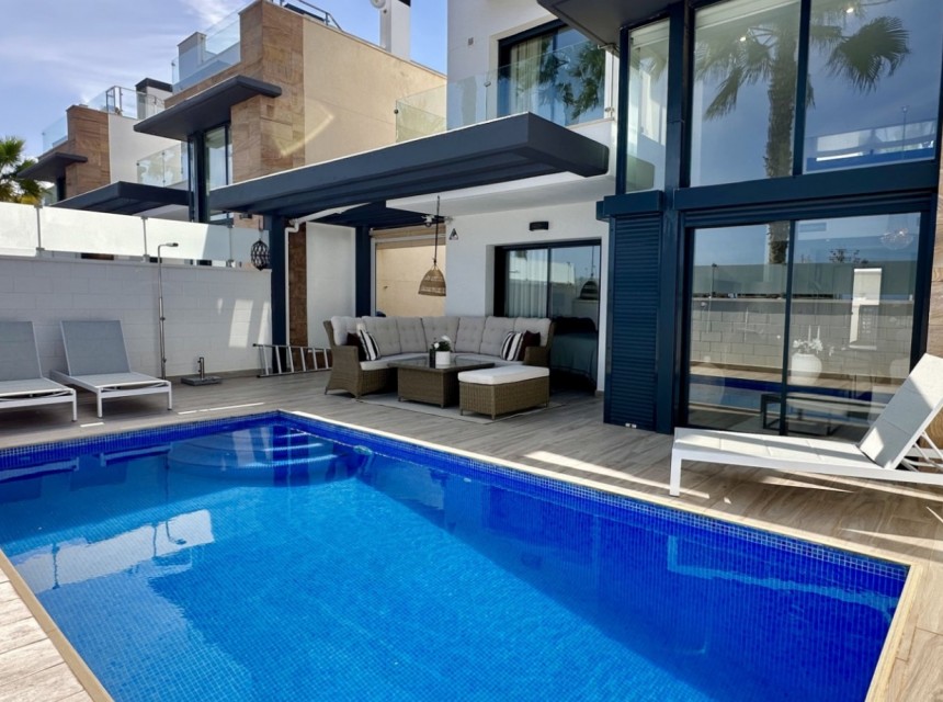 Resale - Villa - Orihuela Costa - Cabo Roig