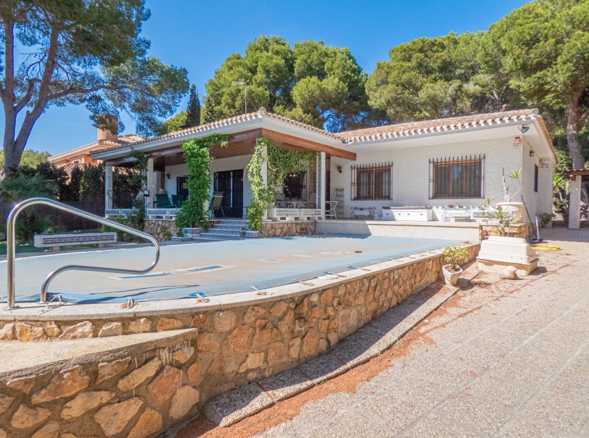 Resale - Villa - Orihuela Costa - Dehesa de Campoamor