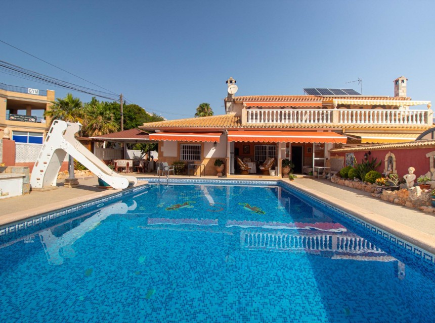 Resale - Villa - Orihuela Costa - La Regia