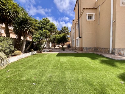 Resale - Villa - Orihuela Costa - La Zenia