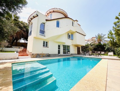 Resale - Villa - Orihuela Costa - La Zenia