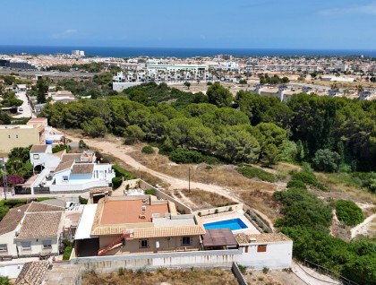 Resale - Villa - Orihuela Costa - La Zenia