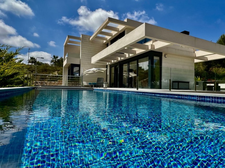 Resale - Villa - Orihuela Costa - Las Colinas Golf