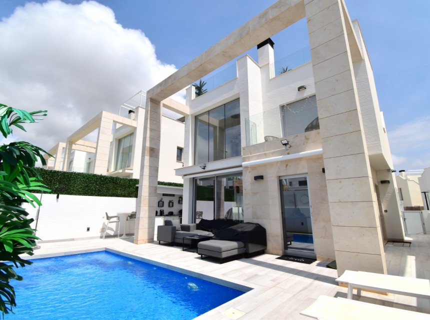 Resale - Villa - Orihuela Costa - Lomas de Cabo Roig