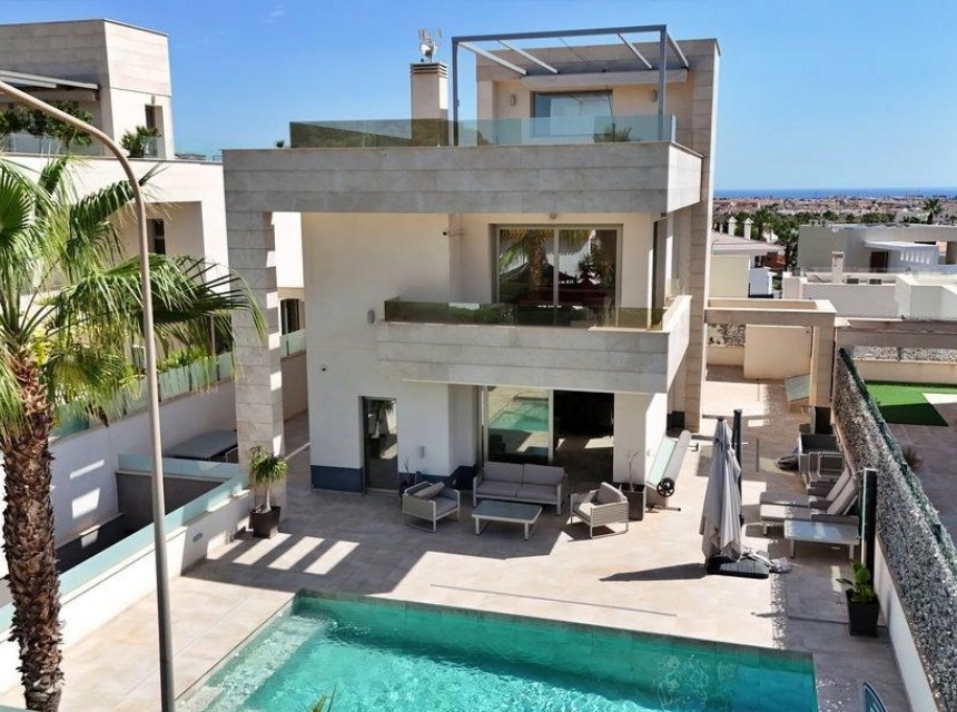 Resale - Villa - Orihuela Costa - Villamartín