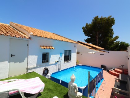 Resale - Villa - Orihuela Costa - Villamartín