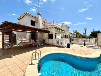 Resale - Villa - Orihuela - La Zenia