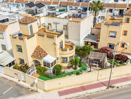 Resale - Villa - Orihuela - La Zenia