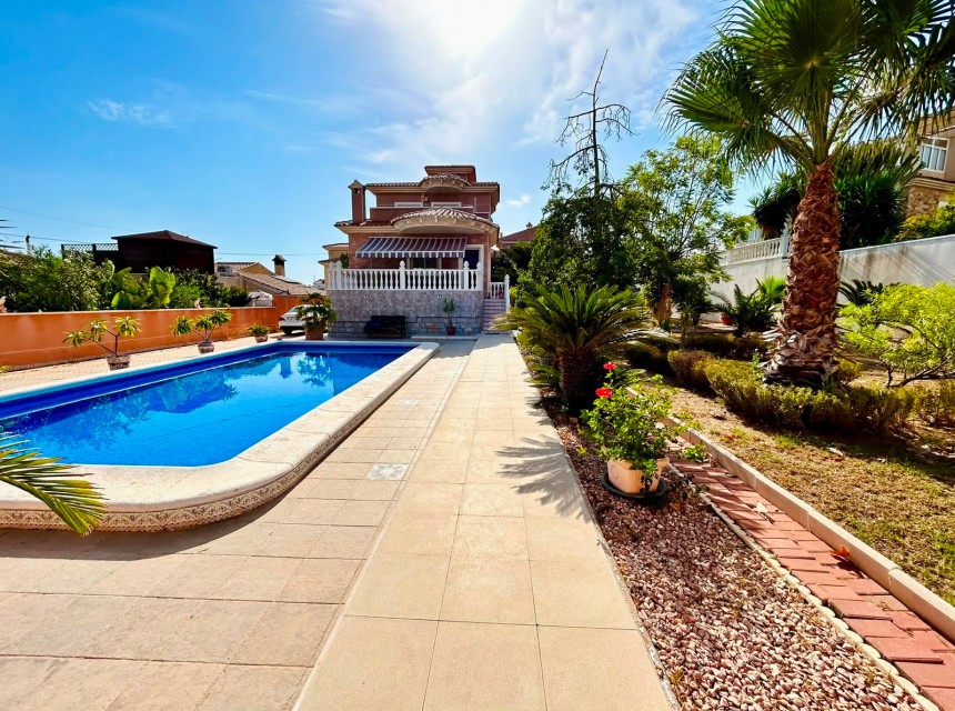 Resale - Villa - Orihuela - Los Balcones