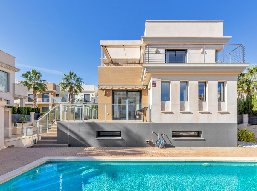 Resale - Villa - Orihuela - Orihuela Costa