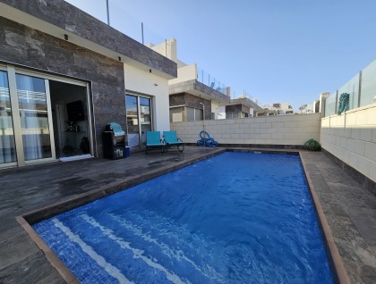 Resale - Villa - Orihuela - Villamartín