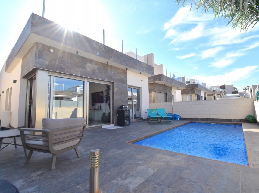 Resale - Villa - Orihuela - Villamartín