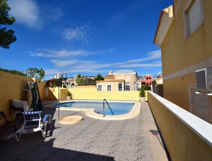 Resale - Villa - Orihuela - Villamartín