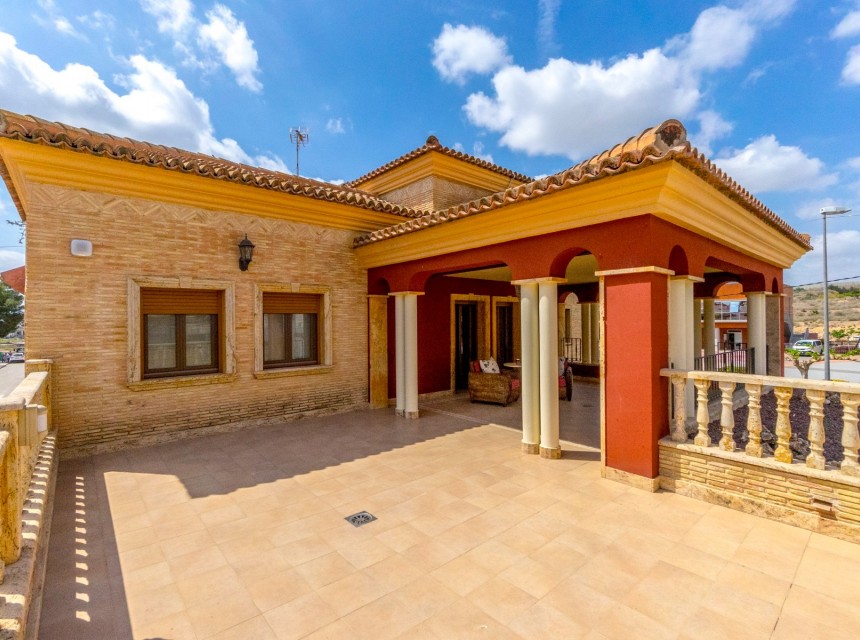 Resale - Villa - Orihuela
