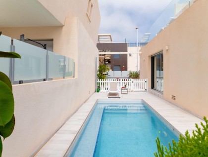 Resale - Villa - Pilar de La Horadada - Pueblo Latino