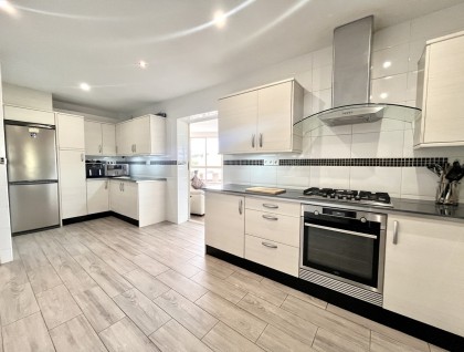 Resale - Villa - Pinar de Campoverde