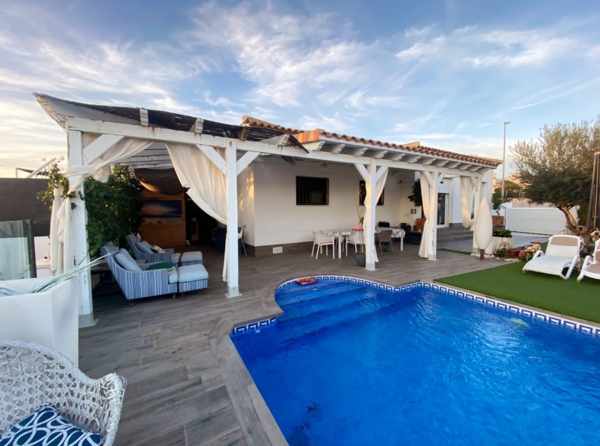 Resale - Villa - San Fulgencio - La Marina