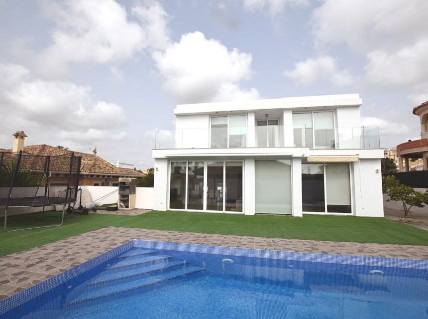 Resale - Villa - San Fulgencio - La Marina