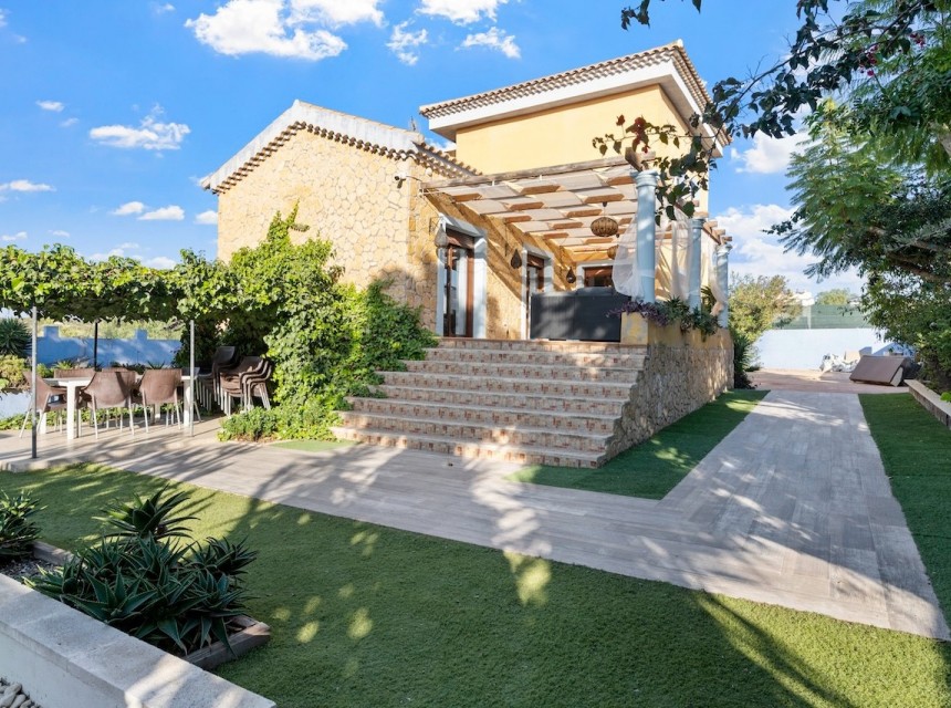 Resale - Villa - Santa Pola - El Poble Llevanti