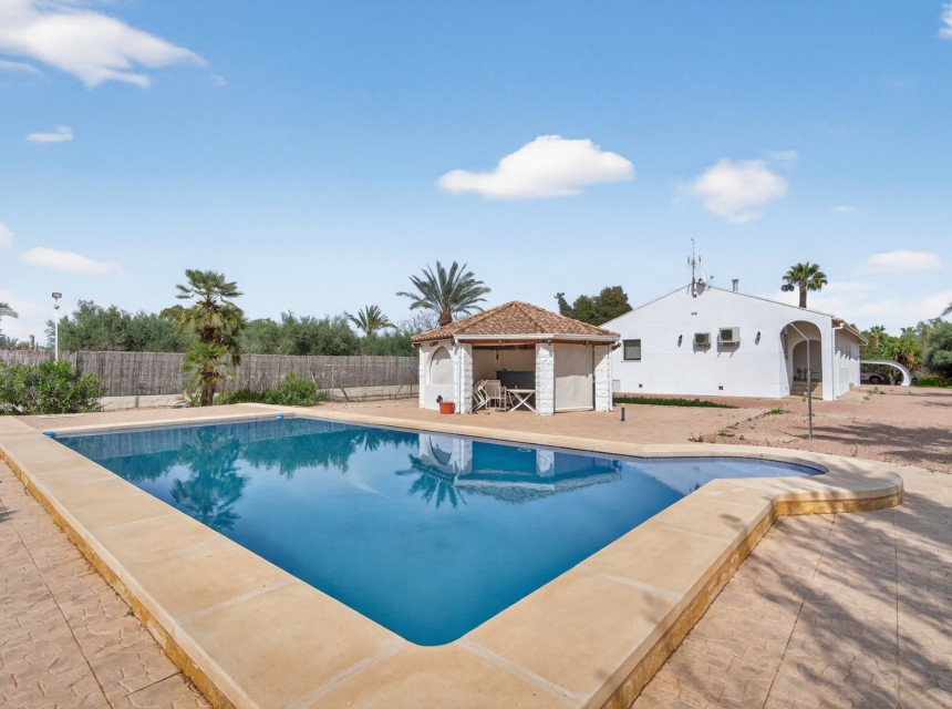 Resale - Villa - Santa Pola