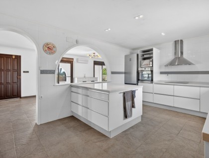 Resale - Villa - Santa Pola