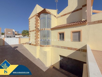 Resale - Villa - Torrevieja - Aguas Nuevas