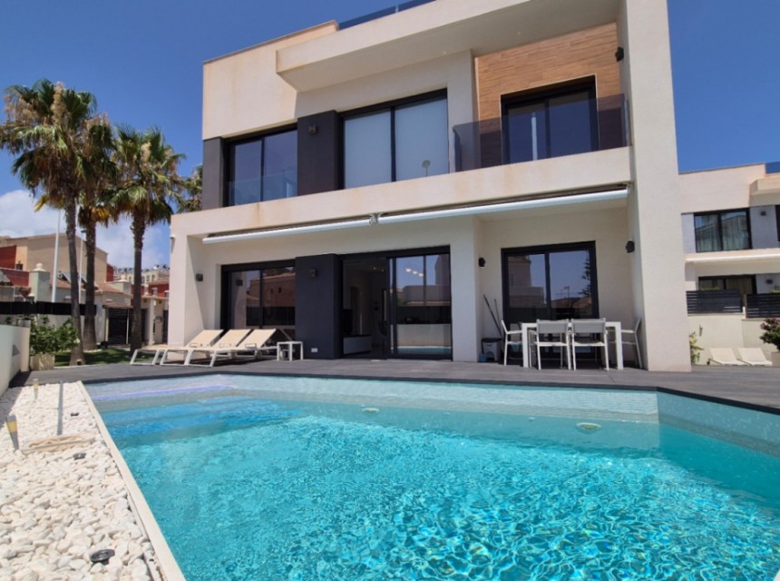 Resale - Villa - Torrevieja - Costa Blanca Sur