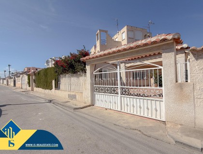 Resale - Villa - Torrevieja - El Limonar
