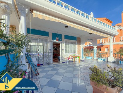 Resale - Villa - Torrevieja - La Mata