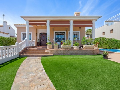 Resale - Villa - Torrevieja - La Mata