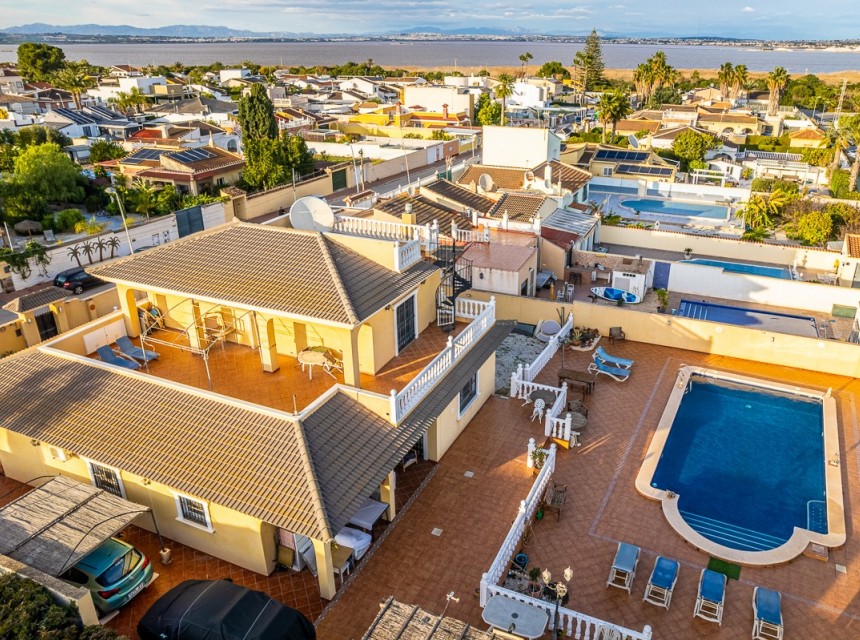 Resale - Villa - Torrevieja - LOS BALCONES - LOS ALTOS