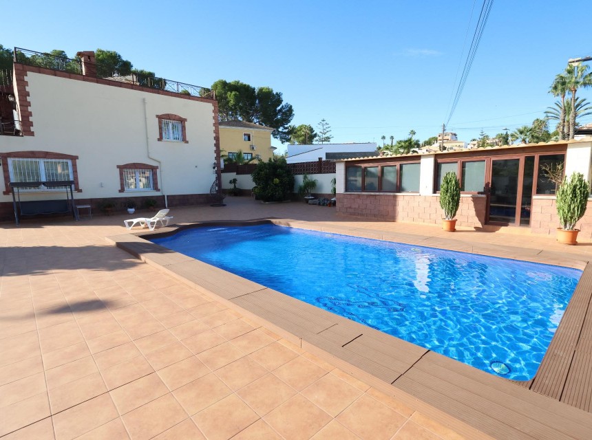 Resale - Villa - Torrevieja - Los Balcones