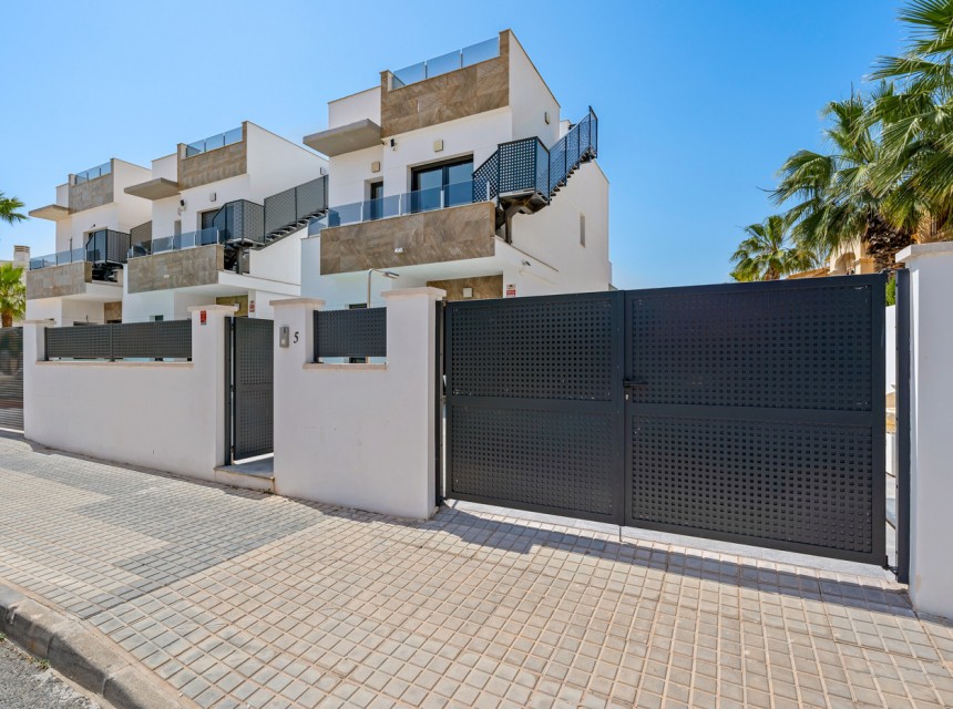 Resale - Villa - Torrevieja
