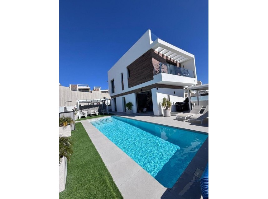 Resale - Villa - Villamartín - Pau 8