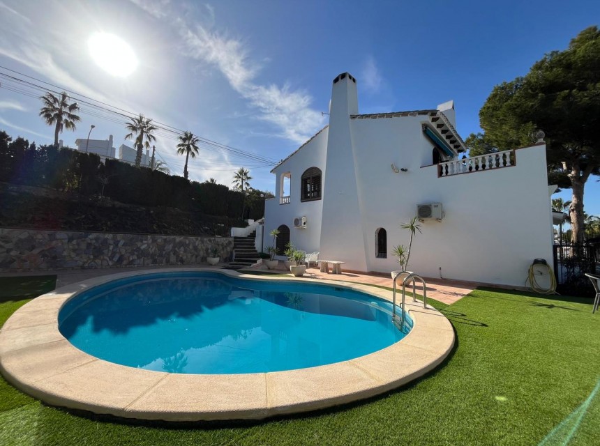 Resale - Villa - Villamartín