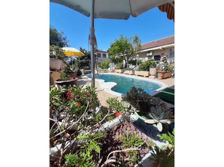 Resale - Villa - Villamartín