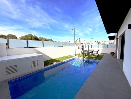 Resale - Villa - Villamartín