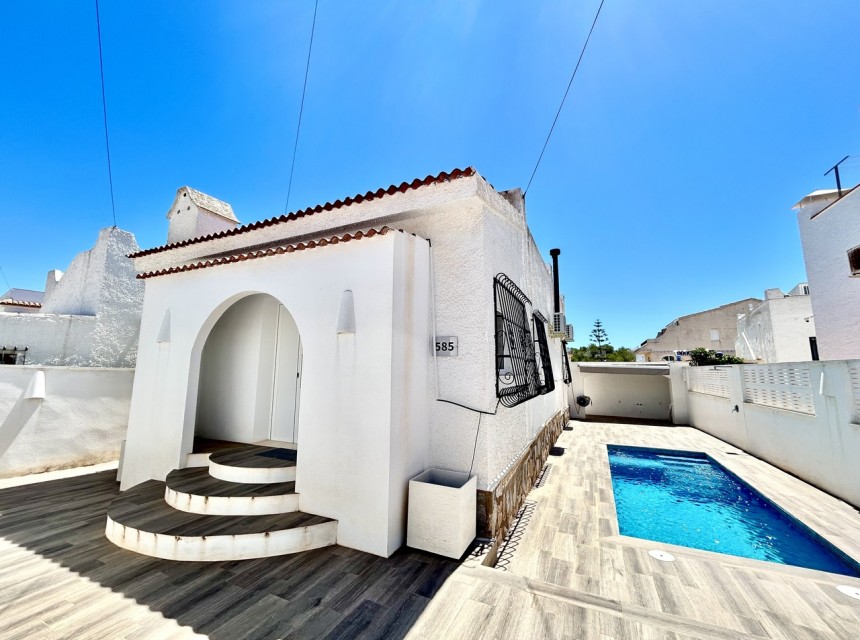 Resale - Villa - Villamartín